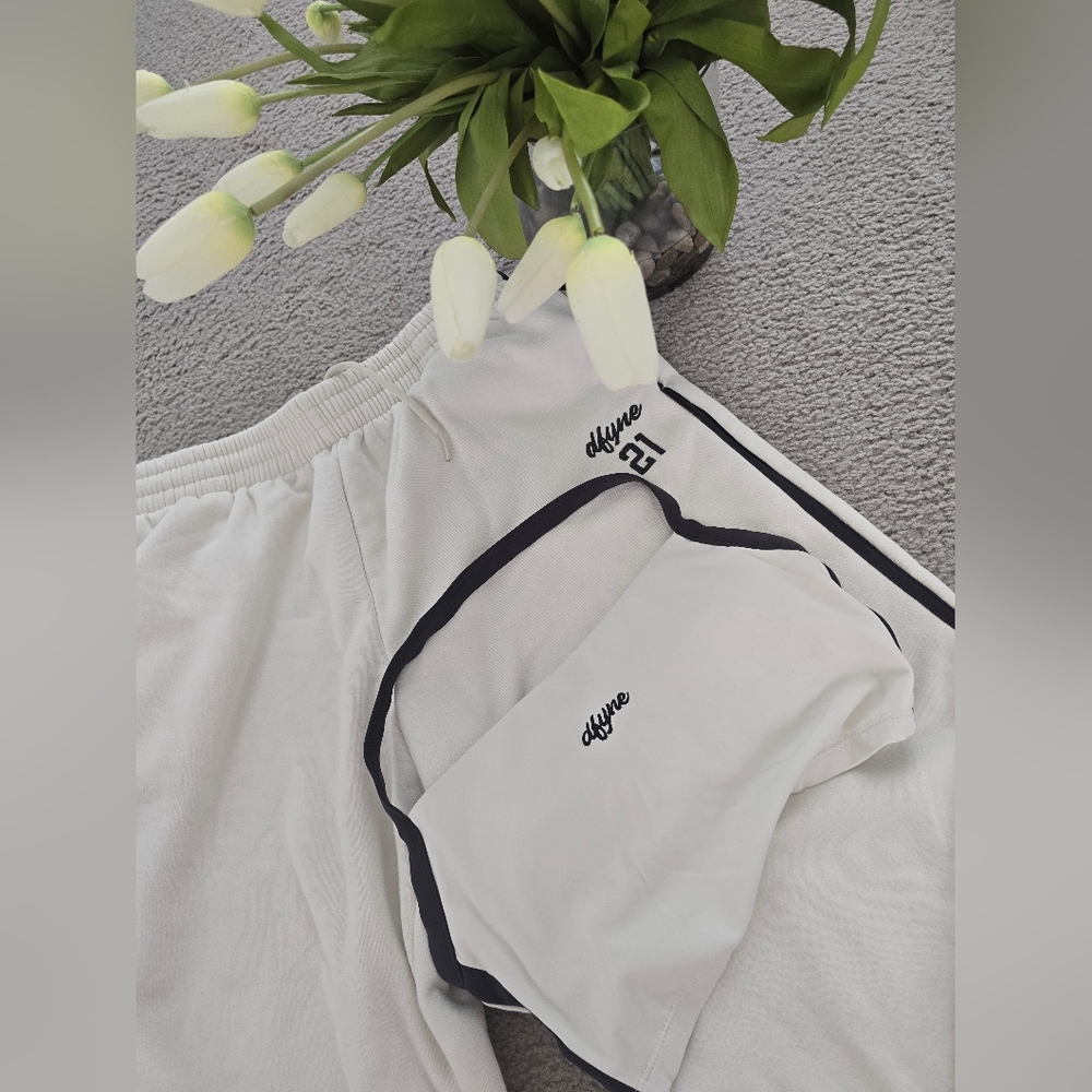 Dfyne 4th Anniversary Set Chalk (Authentic) π€ Pants Joggers And Top - Picture 17 of 17